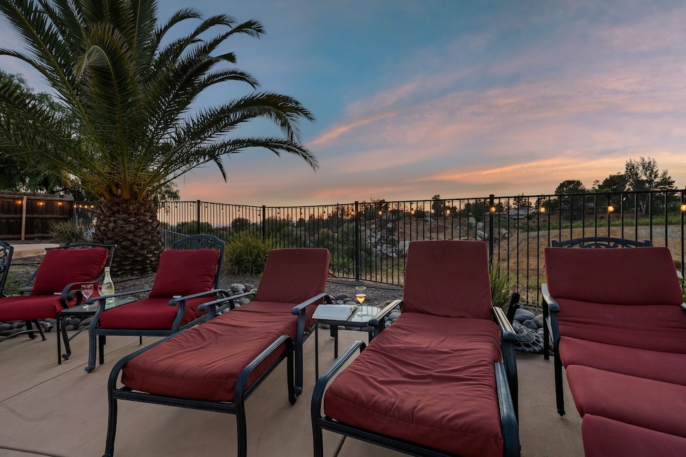 Chardonnay Charm by Avantstay Luxe Group Retreat w Pool Mins to Wineries