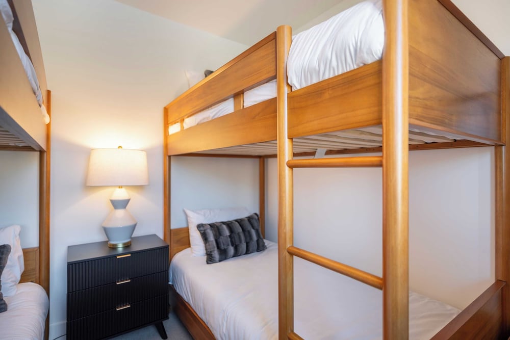 Luxe 3bdr Near Vail w/ Views Gym, Pool, Game Room Alpine Oasis at Frontgate