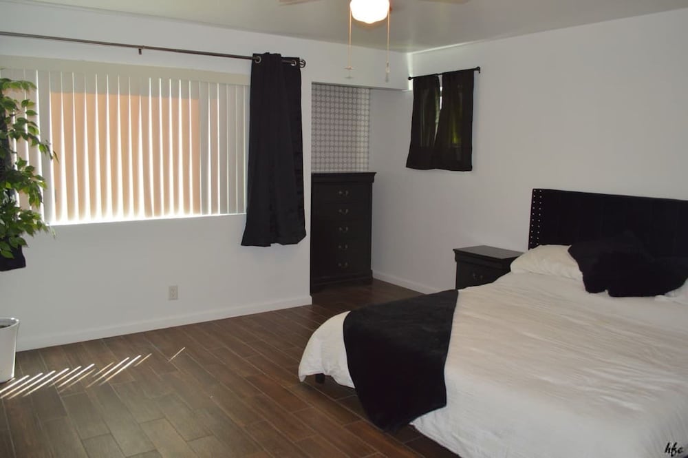 2BD Ground Floor Condo in Gated Gardens Pool Spa