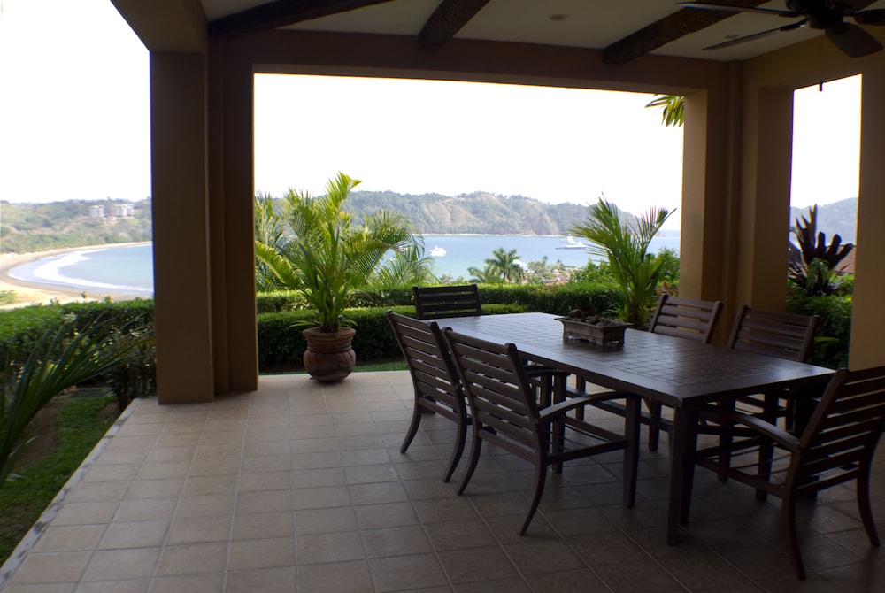 CR Luxury Los Sueños Condos