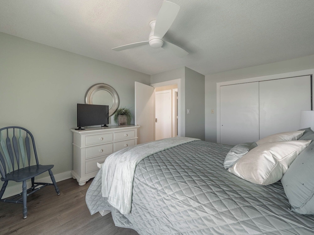 Beach Coma by Topsail Realty