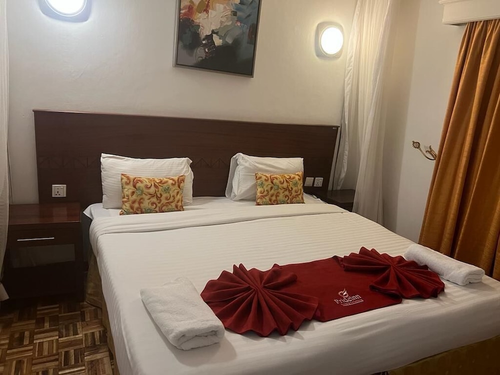 Lux Suites Lantana Apartments westlands view 4