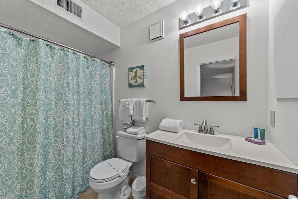 Heron Pointe C12 2 Bedroom Condo