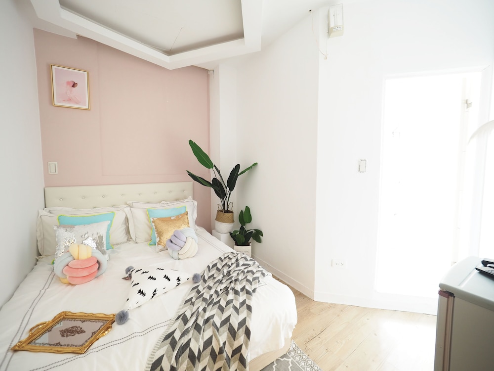 Guesthouse in Taipei near Ximen Metro Station