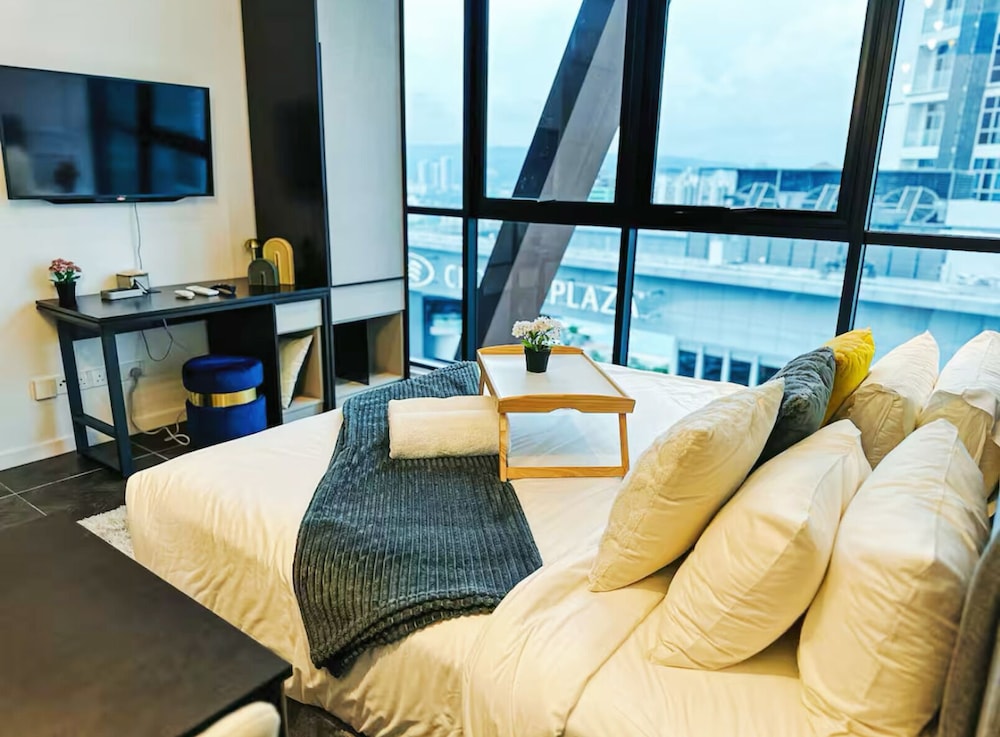 Scarletz Suites KLCC by Purple Orchid
