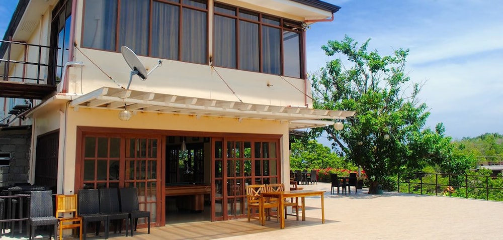 Tugawe Cove Resort