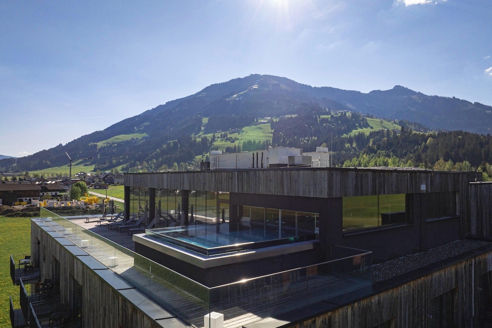 Exclusive Penthouse on the Golf Course