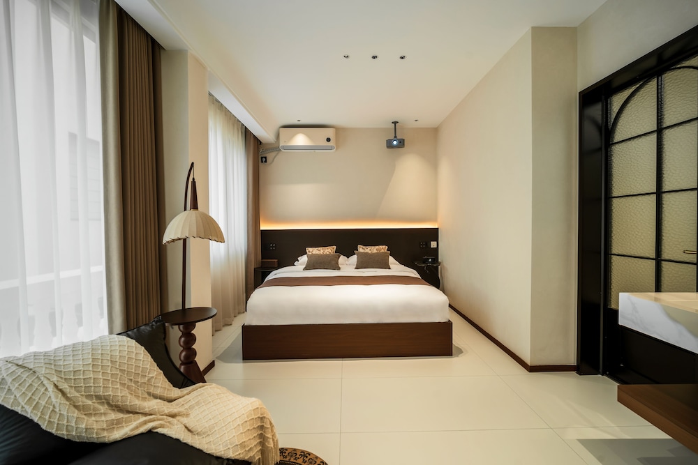 Jingdezhen Streamside B&B (Taoxichuan Cultural & Creative Zone Branch)