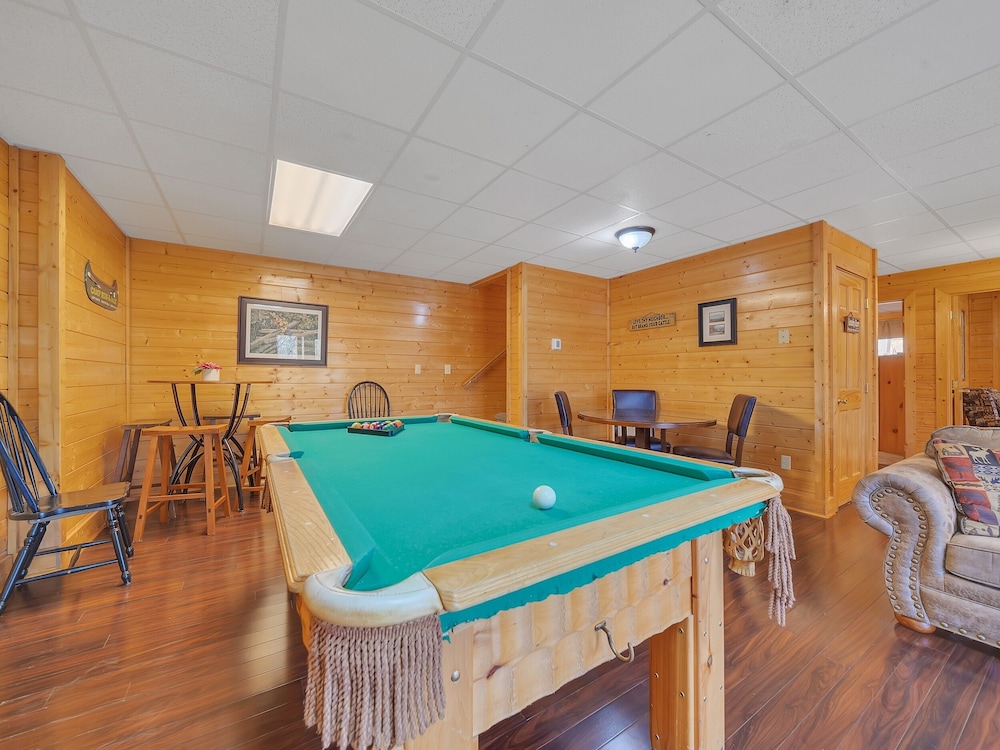 Ern821 - Tranquil Times 5 Bedroom Cabin