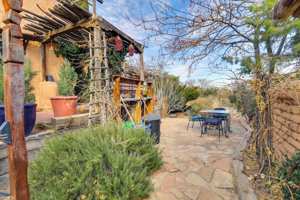 Spacious Mtn-view Gem in Corrales!