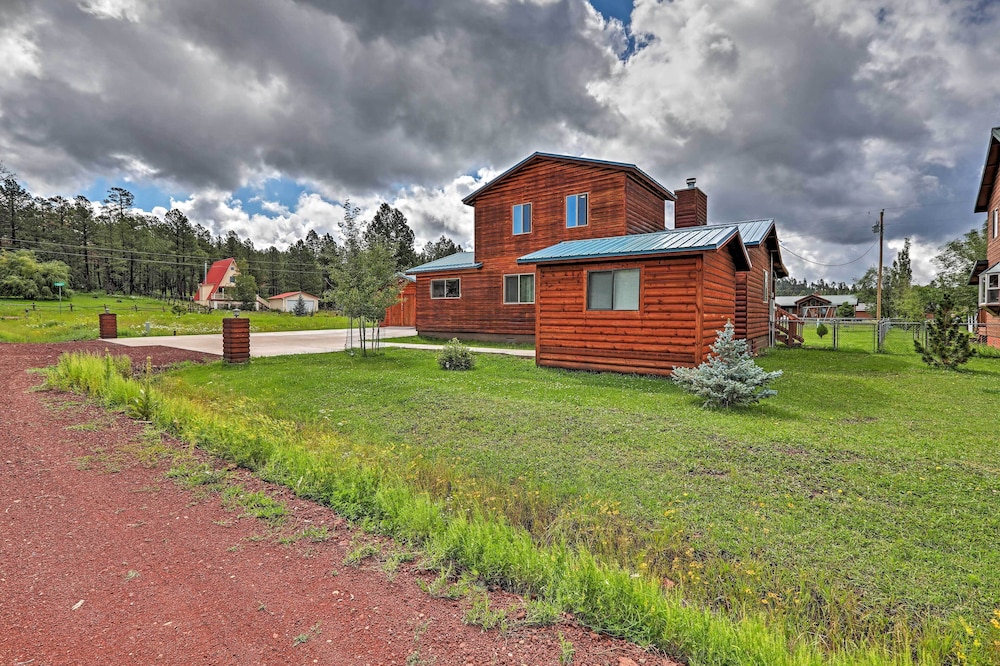 9 Mi to Rainbow Lake: Mtn Getaway w/ Bbq! view 5