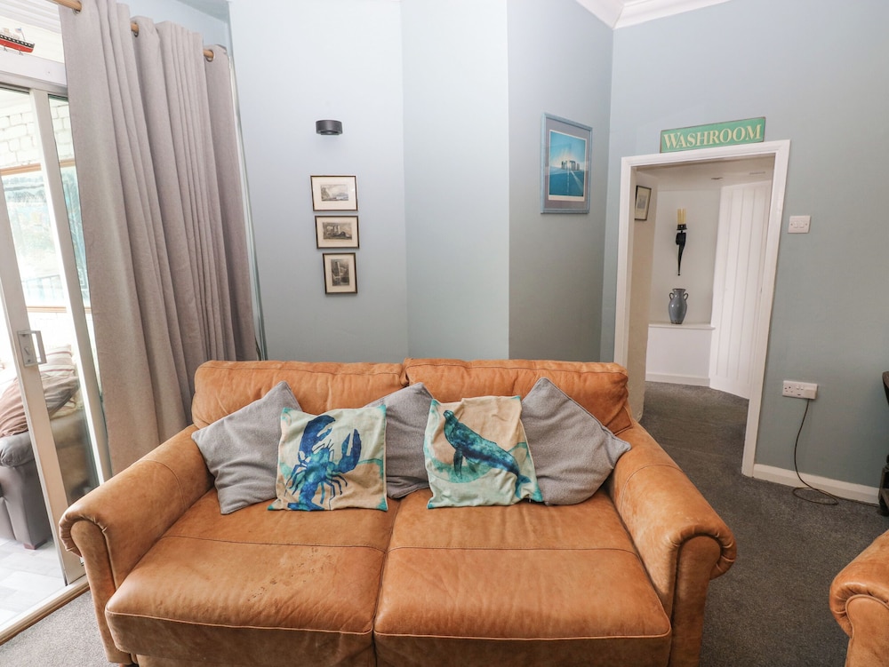 Apartment 4