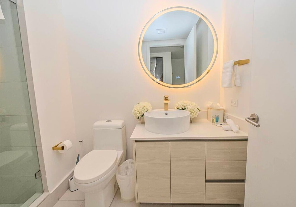 Luxury Ocean Views Apt 1208