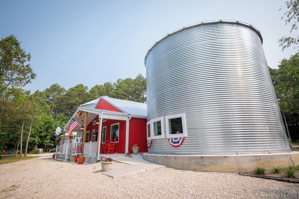 Hermann Grain Bins BNB