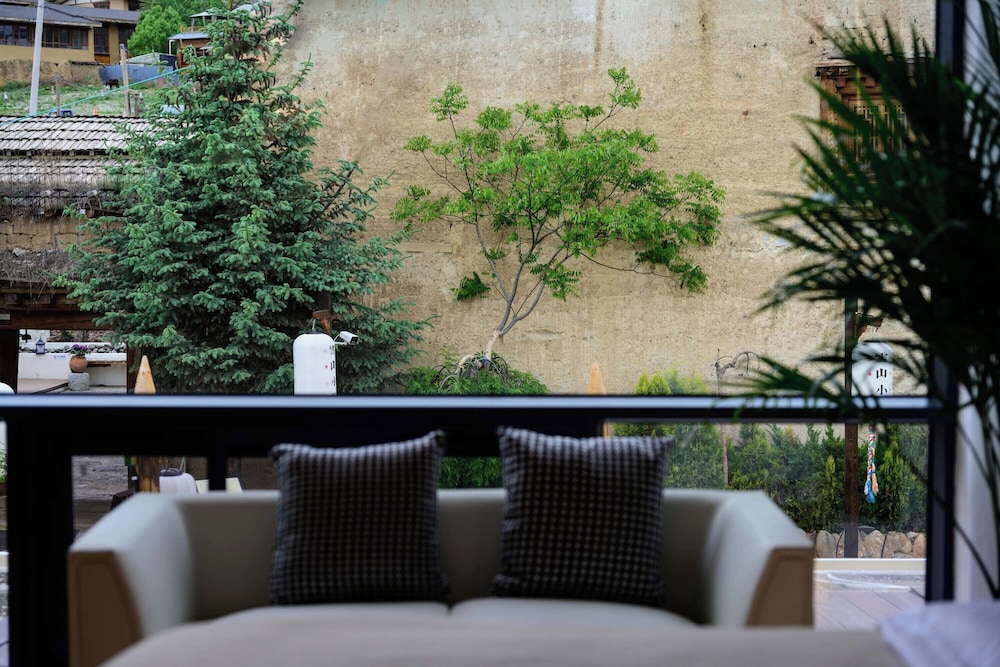 Xuejian Homestay