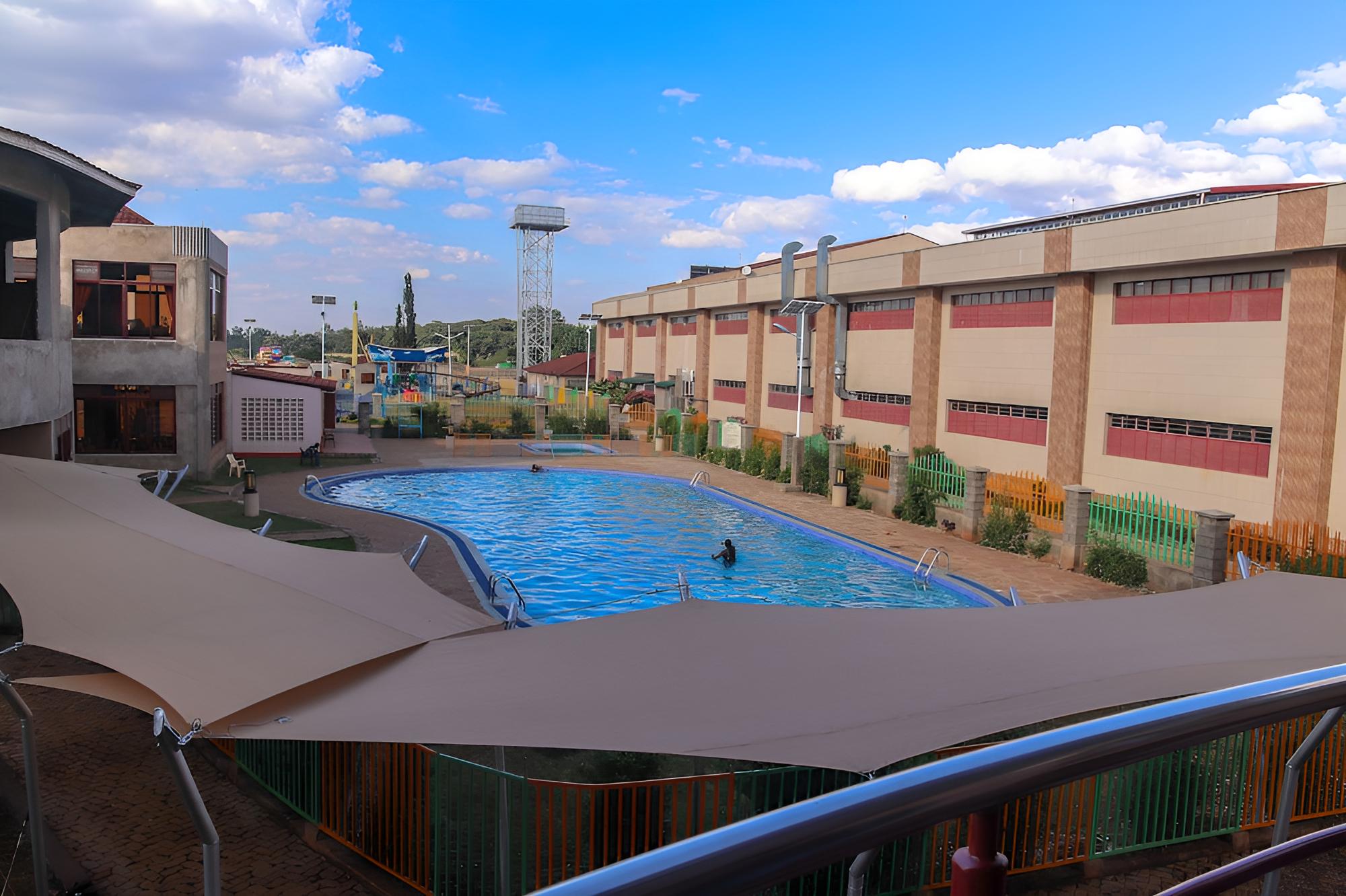 Maxland Hotel Juja