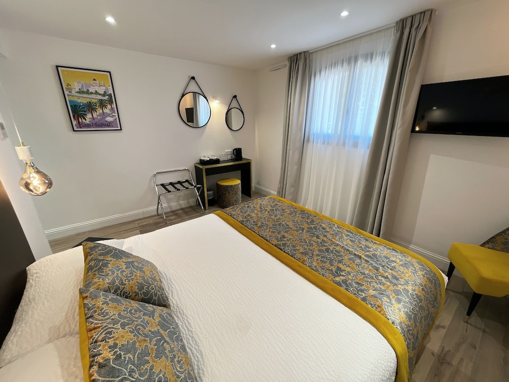 hotel room