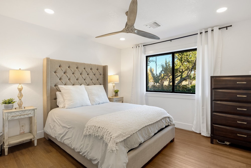 Paso Vista Bella by Avantstay Luxe Group Escape w Wine Country Views