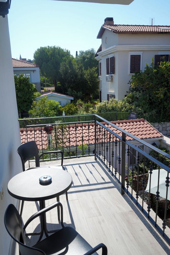 Müzeyyen Hanım Konağı Alaçatı - Image 22