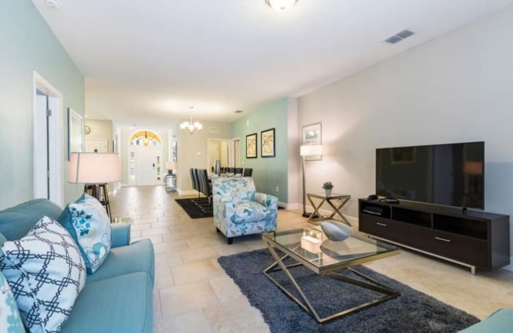 Accessible Retreat Solterra Resort Sleeps 11 Pool Jacuzzi Family Friendly