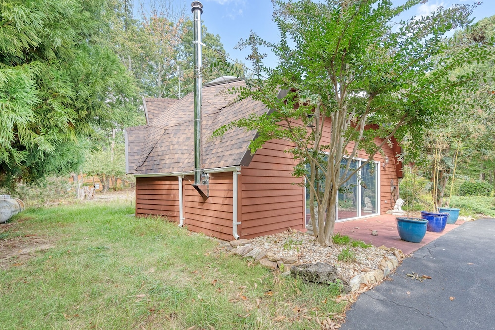 Contemporary Architectural Gem: Modern Retreat 5 Bedroom Home view 2