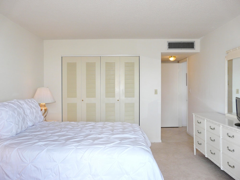 Condo Overlooking Clam Bay With Pool and Beach Access view 4