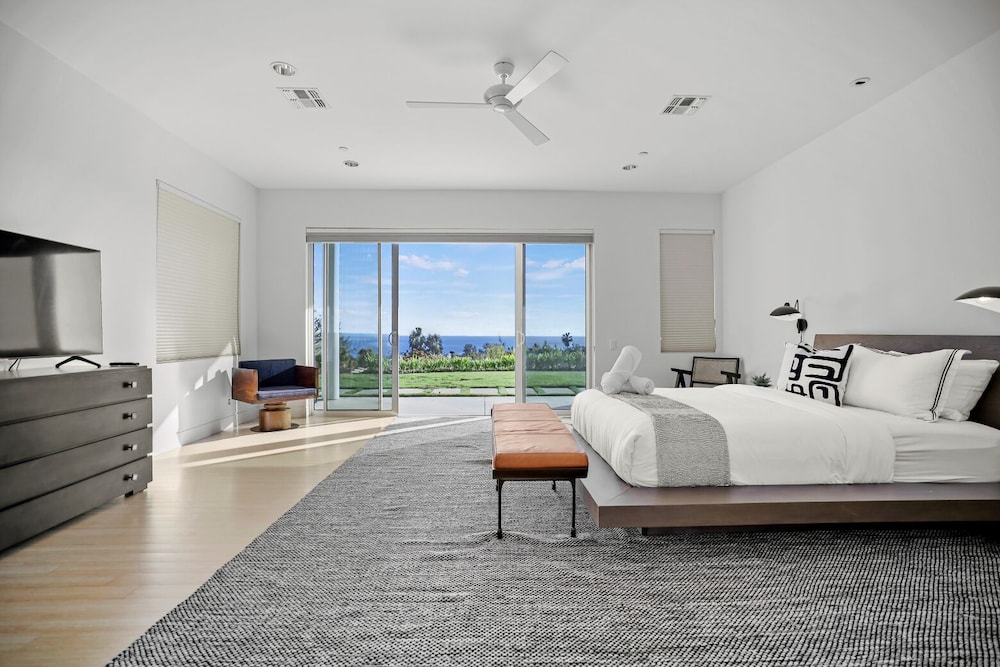 Winding Way - Modern Malibu Masterpiece With Unobstructed Ocean Views view 2