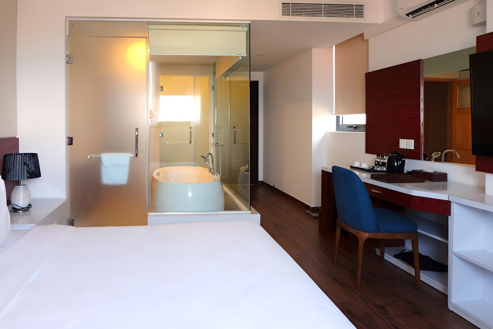 Le Hoang Beach Hotel