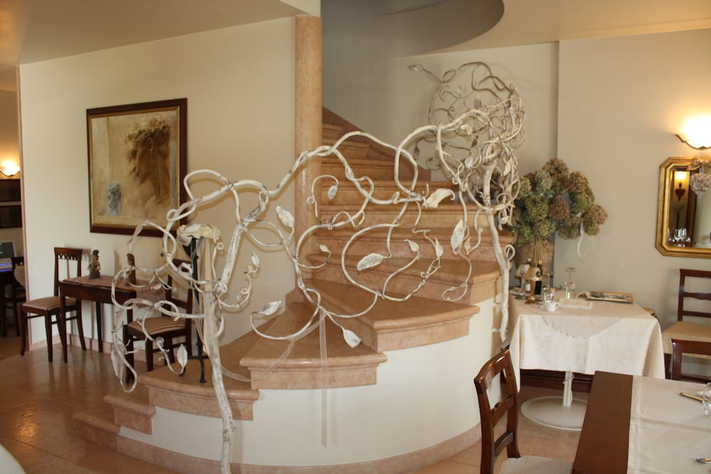 Elis' House