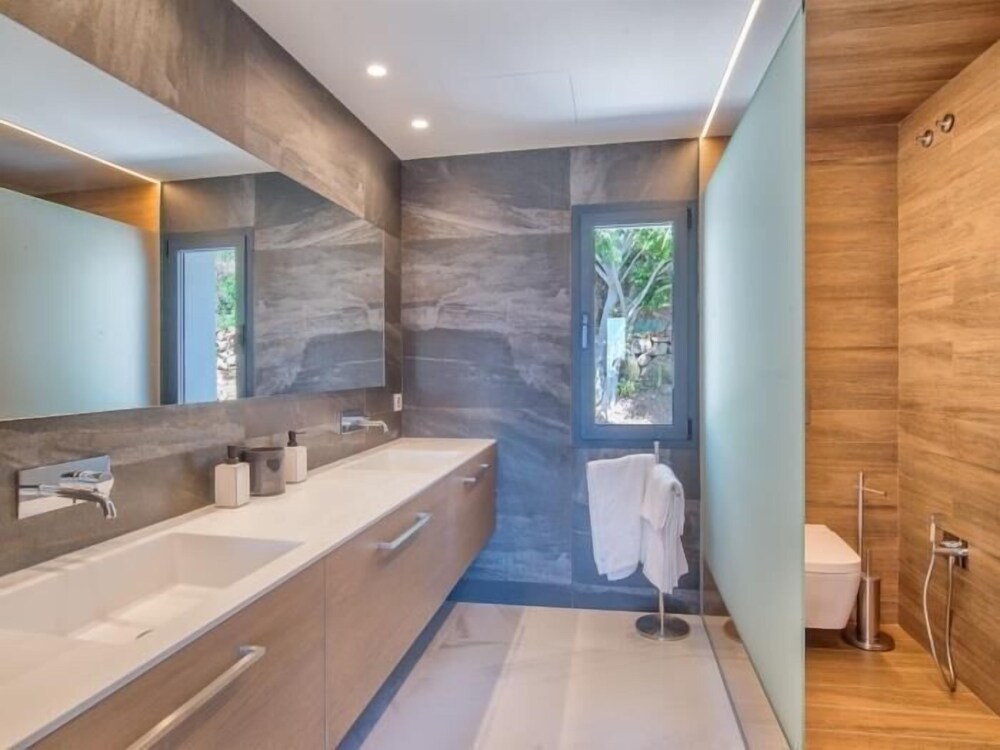 Sunrise Villa Marbella by Lodgerstrip