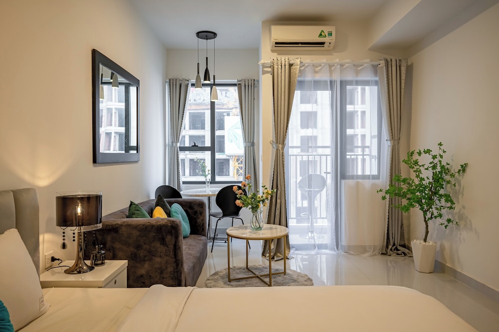 SOHO Premier Residence
