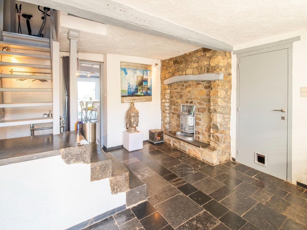 Cozy Holiday Home in La Reid With a Whirlpool