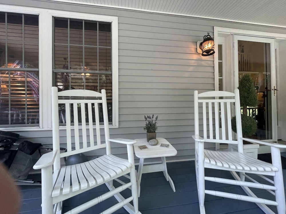 Harbor Hideaway