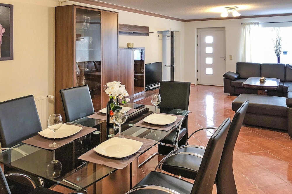 Schones Ferienhaus mit Terrasse