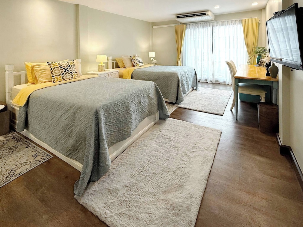 Stylish 3-bedroom Townhome in Heart of Bangkok