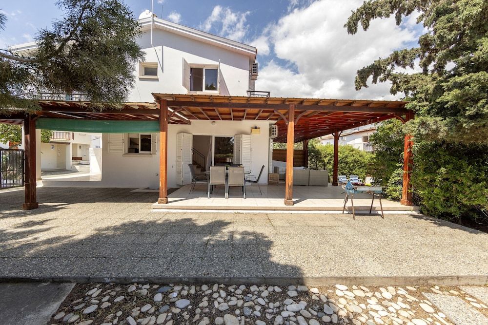 Larnaca Seaside Villa Marina 44