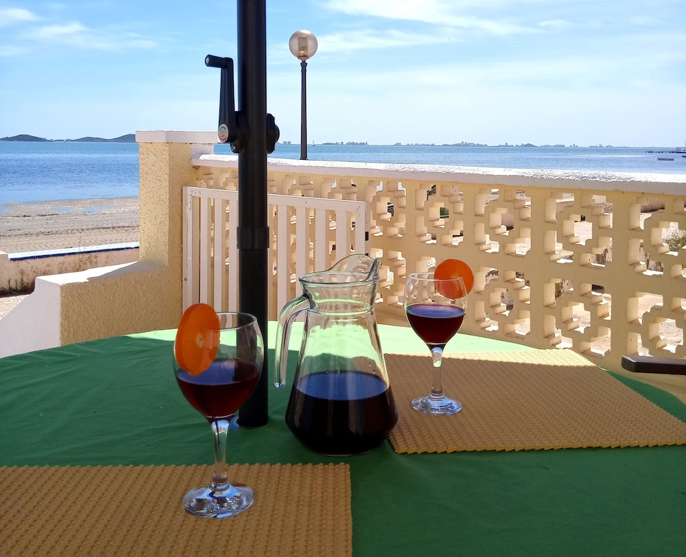 Beachfront House,sea Views Near Historic Cartagena