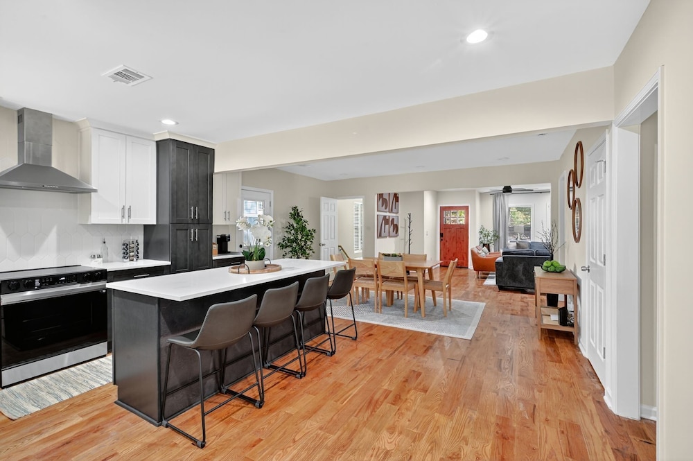 Atlanta Family Retreat 5br And Backyard 5 Bedroom Home