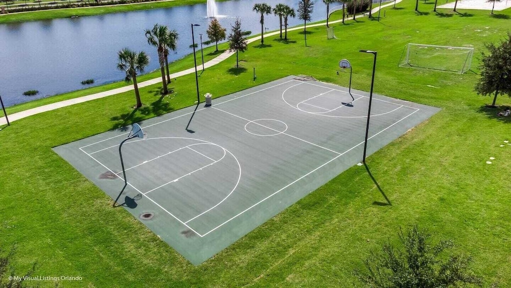 Sleeps 25! In Solara Resort, Near the Theme Parks Coconut Breeze by Avantstay