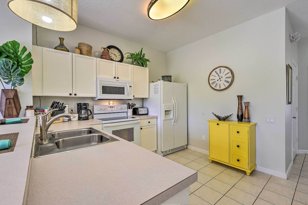 Kissimmee Home w/ Private Pool < 3 Mi to Disney!