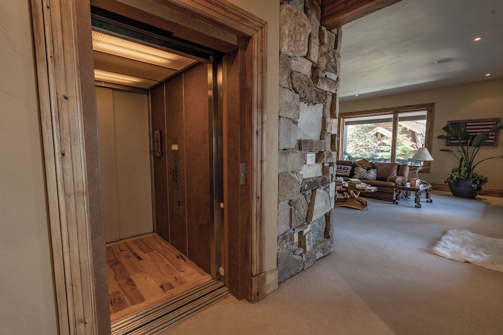 Majestic Ski in Ski Out Estate