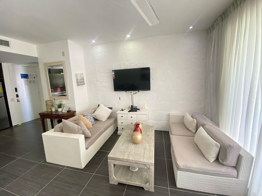APARTAMENTO VISTA MARE 14-101