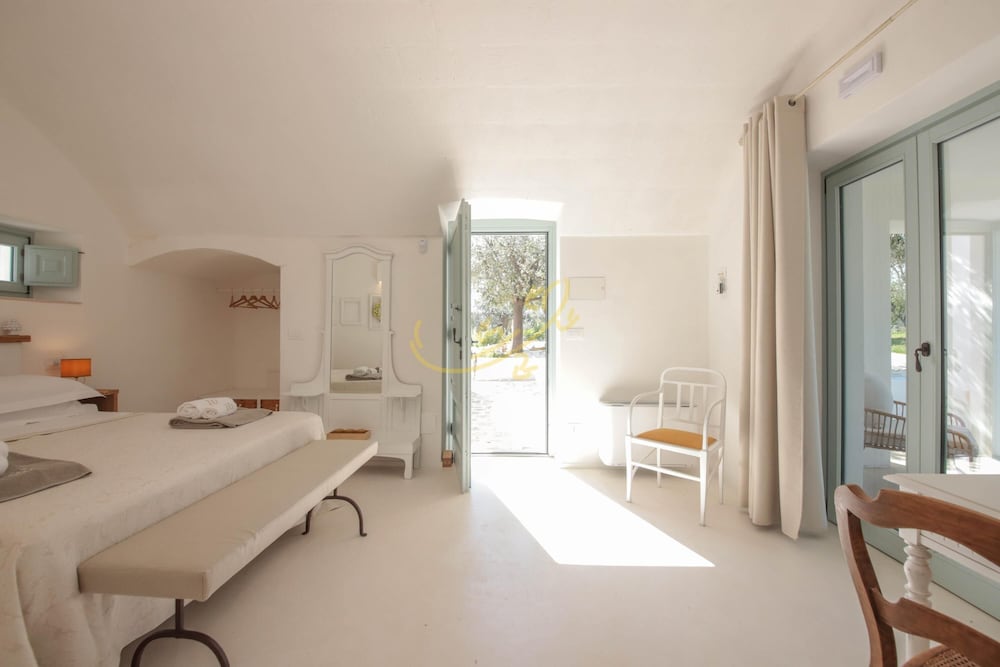 TD Marl Luxury Trulli Experience w Stunning Pool
