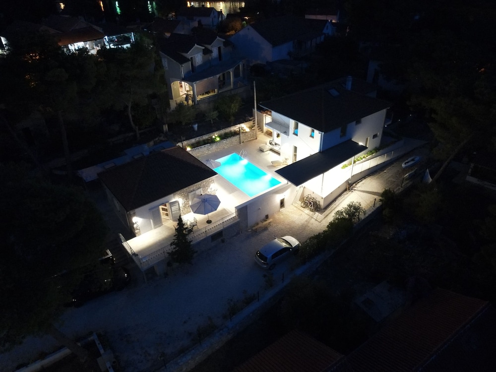 Exclusive Villa Marumare Completed 2021 Pool 300m to the Beach view 5