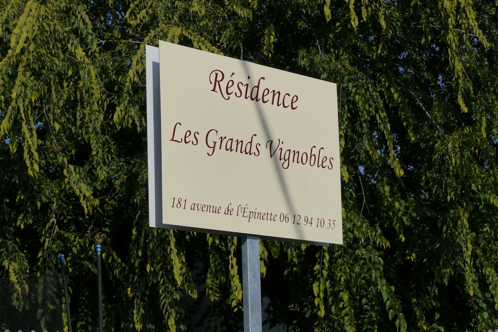 Les Grands Vignobles
