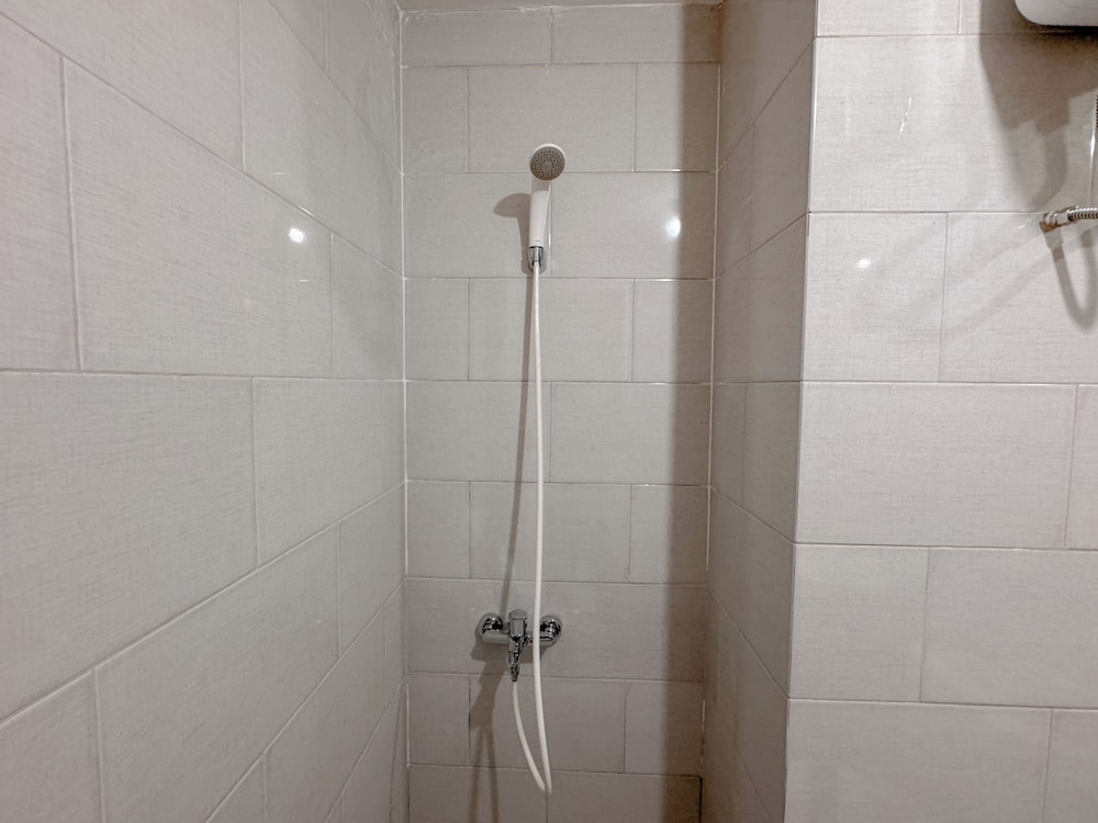 Minimalist 2Br And Well Design Room At Benson Supermall Mansion Apartment