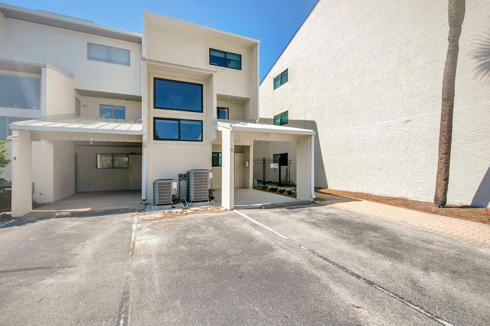 Blue Mountain Beach Villas 5A