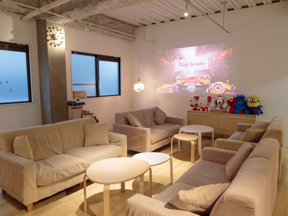 J-Hoppers Osaka Universal - Hostel