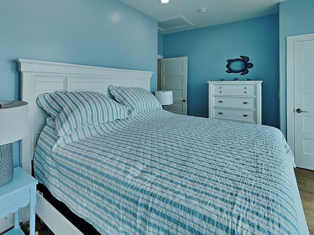 Turtle Paradise by Topsail Realty