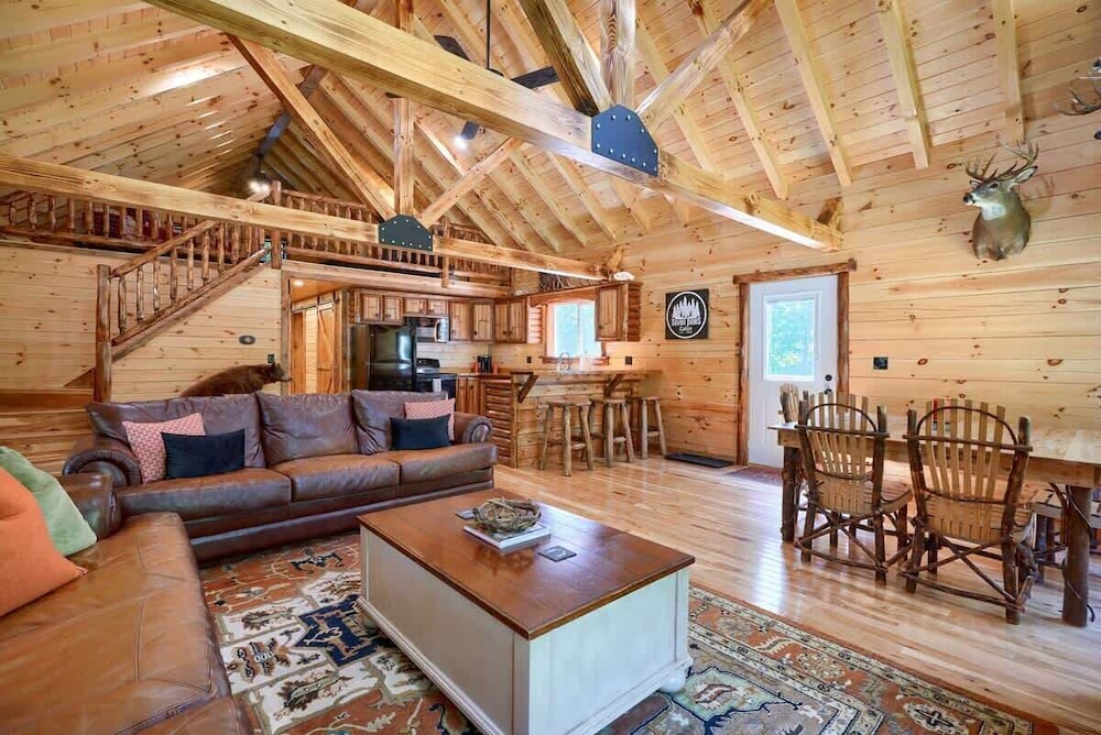 Seven Pines Cabin - Secluded in Hocking Hills